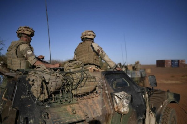 Mali: Barkhane aux trousses d’un groupe terroriste dans la région de Tombouctou: Une dizaine d’assaillants abattus, dix autres appréhendés, des armes saisies