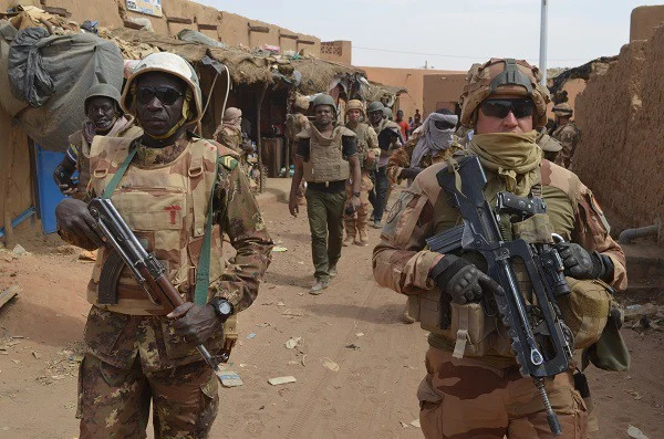 Barkhane: la France défenestrée