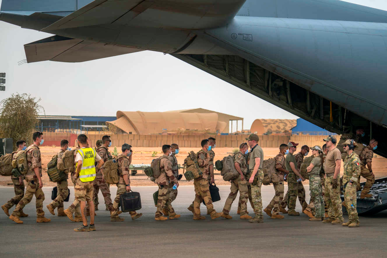Au Mali, au moins 27 morts dans une attaque djihadiste contre une base militaire
