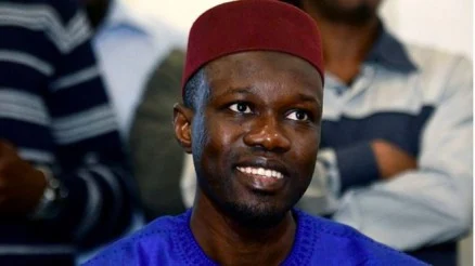 SÉNÉGAL : ADJI SARR MAINTIENT SES ACCUSATIONS CONTRE OUSMANE SONKO