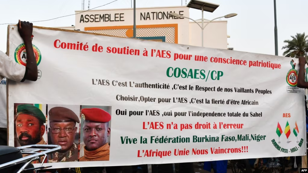 Burkina, Mali, Niger: réunion de ministres à Ouagadougou pour créer une confédération