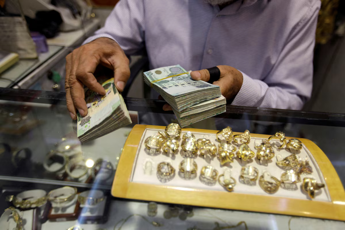 Illicit banknotes in east Libya, some made by Russia, hit dinar