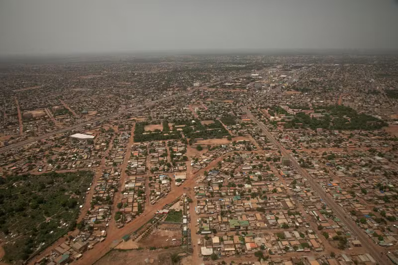 Le Burkina Faso publie une liste de personnes recherchées, des djihadistes aux journalistes